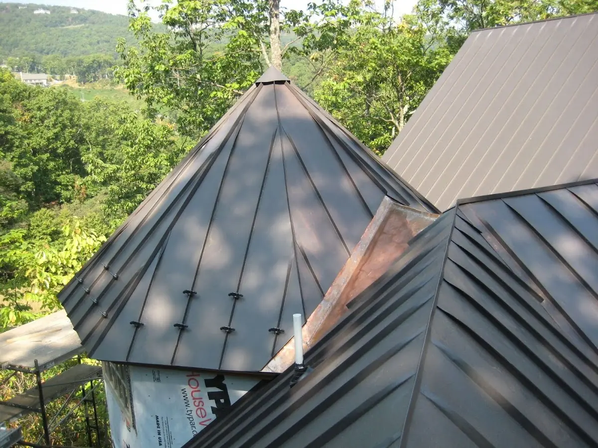 Professional Roof Tarp Installation by Craftsman Roofing in Smoke Rise